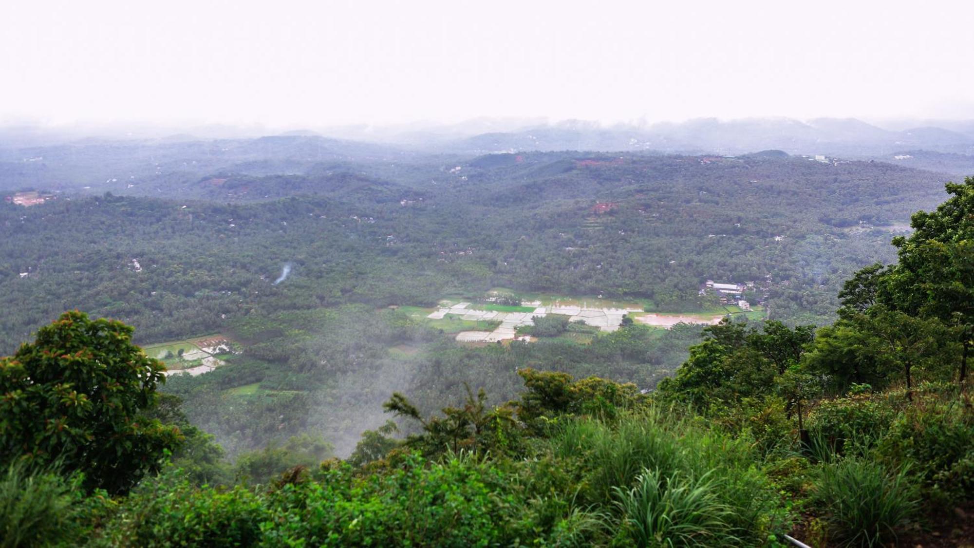 Misty Green Hills Parks & Resorts Kondotty Bagian luar foto